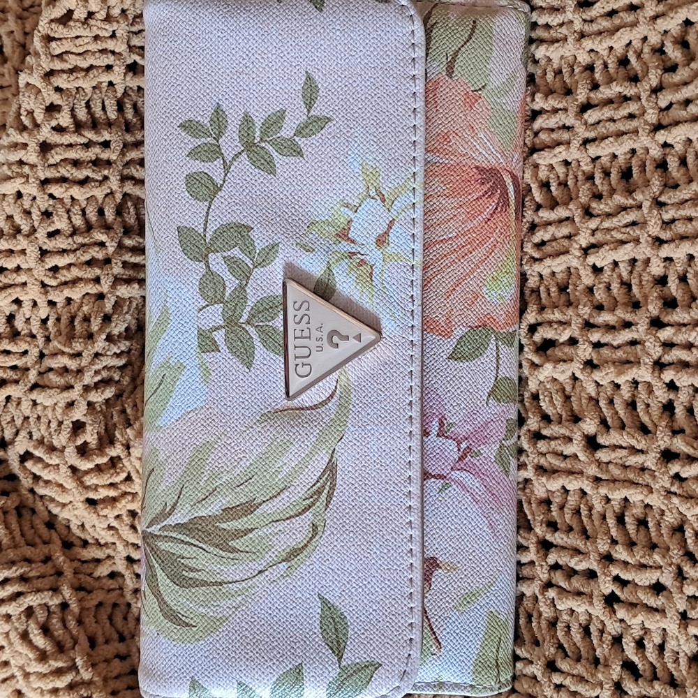 GUESS Women's Floral Wallet